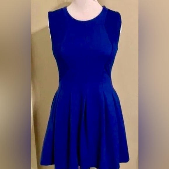 BCBG MaxAzria Cobalt Blue Size M Fit & Flare Short Dress - Picture 4 of 4